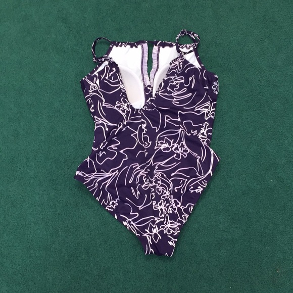 Aqua Green Swimsuit - Picture 2 of 7